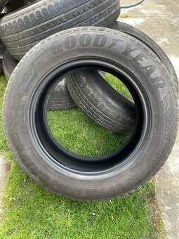 Goodyear EfficientGrip 225/65 R17