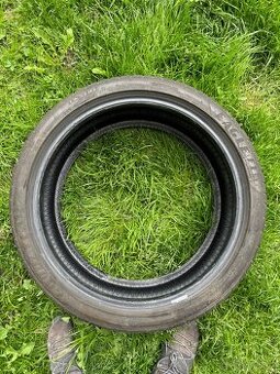 Goodyear Eagle F1 225/40 R19