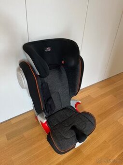 Autosedačka Britax Romer KidFix II XP S ISOFIX 3.5-12 let