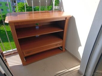 Dřevěná komoda pod TV - 1
