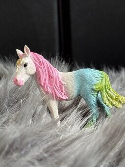 Schleich magické hříbě