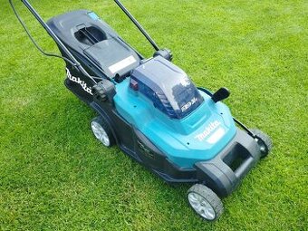 Aku sekačka Makita DLM432CT2
