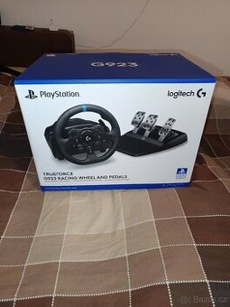 Logitech G923 Racing Wheel and Pedals (PS5/PS4/PC)