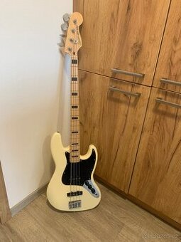 AKCE Fender Squier Affinity Active Jazz Bass MN OWT