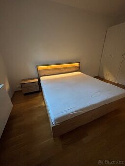 Postel + matrace (180cm)