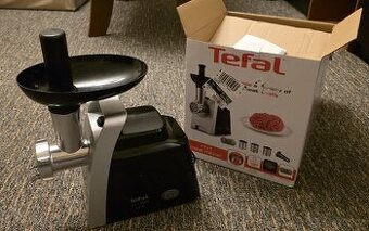 Elektrický mlýnek na maso Tefal HV1 7v1