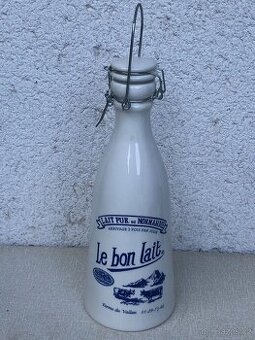 Keramická nadoba na mléko, vintage styl.