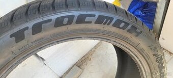 Zimní pneu 245/45R20