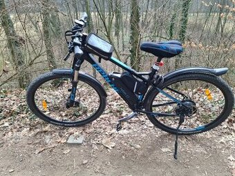 APACHE HAWK E3 2018.Cross/Treking. Málo ježděné. Kolo po jíz