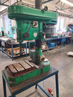 Stolní vrtačka V16, včetně ocelového stolu