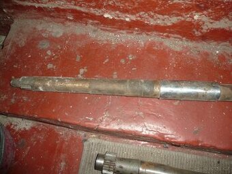 Svislý čep přední odpružené nápravy