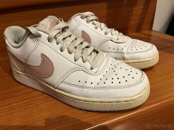 Prodám kožené boty Nike 38,5 .