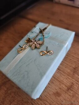 Guess náušnice, a náramek