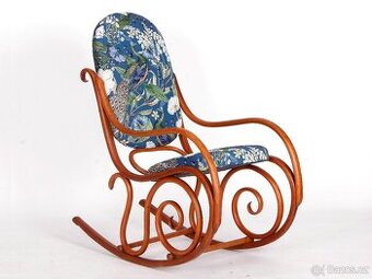 Přečalouněné houpací křeslo THONET, super stav.