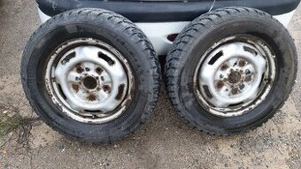 2ks kol Ford Transit se zimnimi pneu