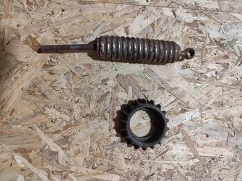 Pružina sedla, matka výfuku