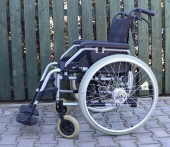 016-Mechanický invalidní vozík Meyra.
