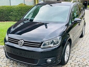 Volkswagen Touran 2.0TDI MANUÁL SENZORY NAVI VÝHŘEV SERVISKA