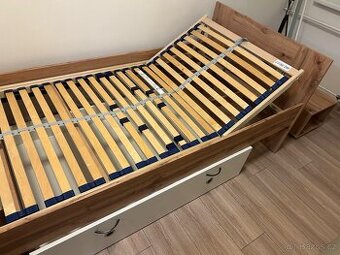 Polohovatelná postel