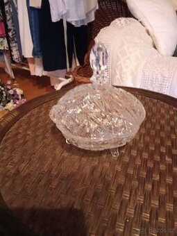 Dóza s víkem velká broušená