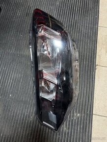 VW Caddy 5.generace přední světlo
