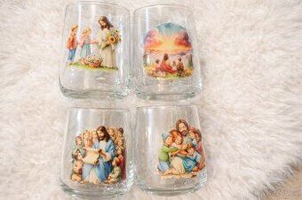 Sklenice s náboženským motivem