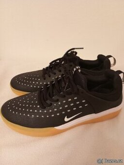 obuv Nike SB Nijah 3 Black White gum vel.38-39 (nové)