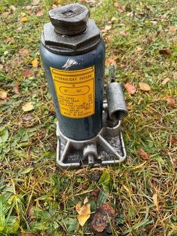 Robustní hydraulický zvedák 5t