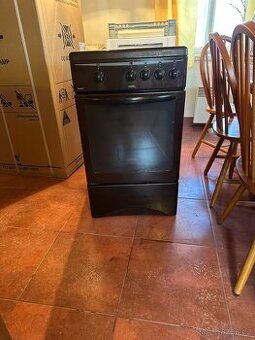 Plynový sporák s troubou MORA