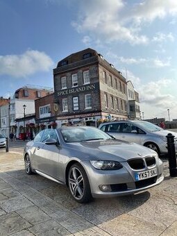 BMW 325i Convertible RHD - UK