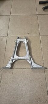 Jawa panelka, kývačka stojánek