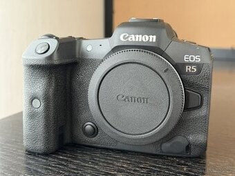 Canon EOS R5 + SmallRig Black Mamba