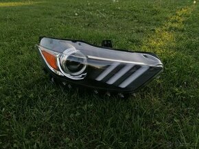 Přední pravé bi-xenon světlo Ford Mustang MK.VI