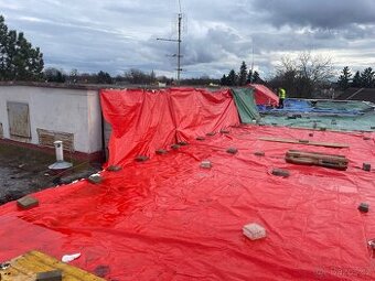 Brigada na ploché střeše .