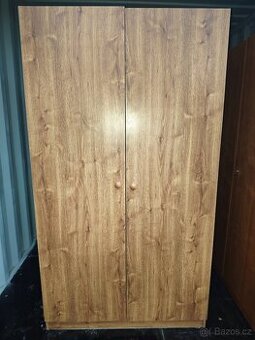 Prodám hnědou skříň