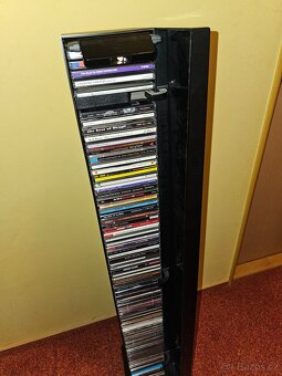 Stojan na 80ks CD SKYDISC s osvětlením na baterie+CD+DVD