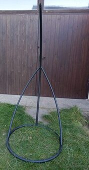 Prodám kovový stojan na zahradní houpačku