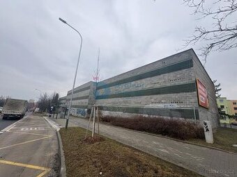 Prodej zděné garáže v parkovacím domě  ul. Okružní