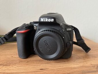 Nikon D5600