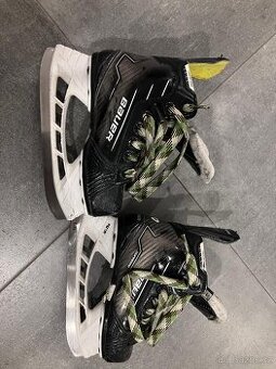 Prodám hokejové brusle Bauer Supreme M50 PRO Y11 (EUR 29,5) - 1