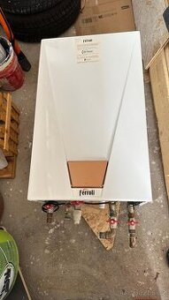 Kondenzační závěsný kotel Ferroli Econcept 35