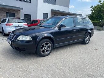 VW Passat combi 1.6i, 75 kW, 2004, klima, ALU R16, tažné