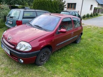 Renault Clio - 1