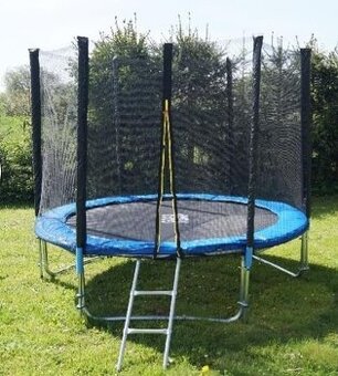 Trampolína