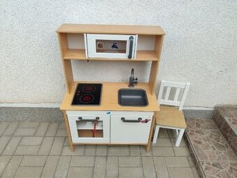 Dětská kuchyňka + zidlička