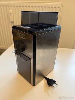 Mlýnek na kávu DeLonghi KG 89