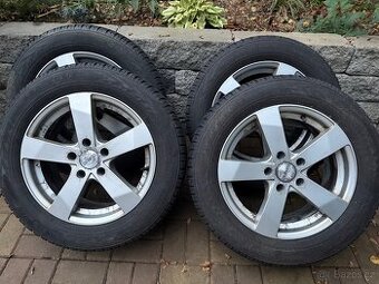 Kola Dezent se zimními run-flat pneu Nokian R17 225/60