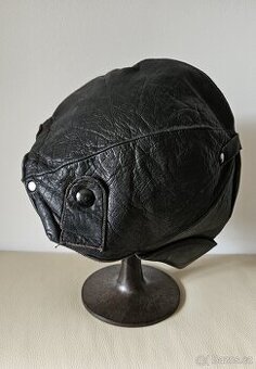 Kožená retro kukla