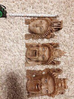 Čínské dřevěné masky