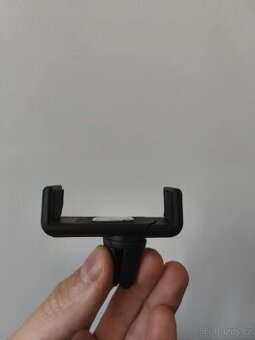 Držák na telefon do auta